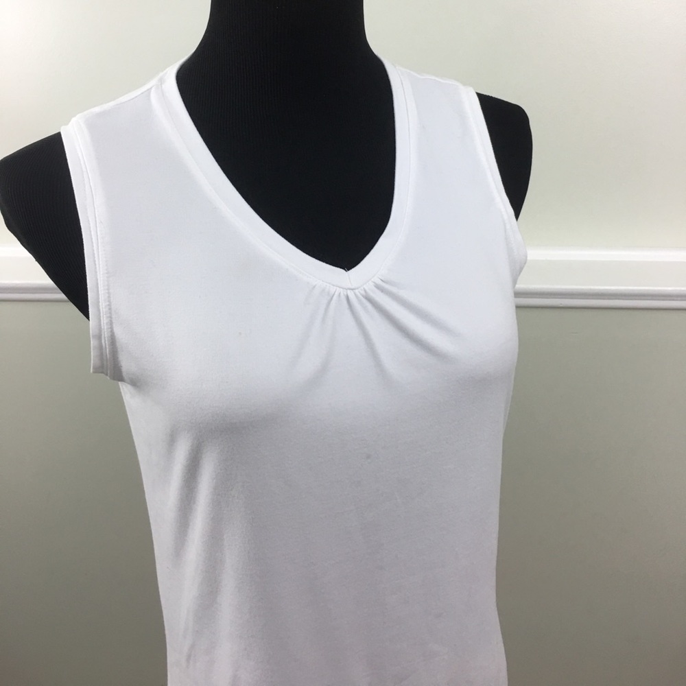 Magellan Outdoors White Mag Wick Sleeveless Top